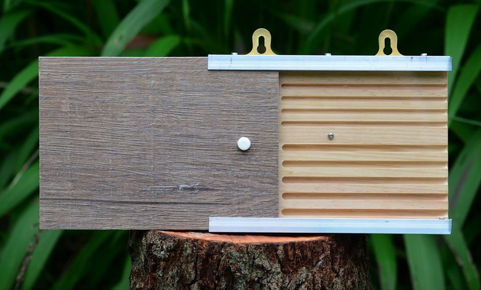 I - Specialised Bee Hotel - Open-View