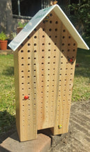 Load image into Gallery viewer, O - Specialised Bee Hotel - Triple Perspex Roof
